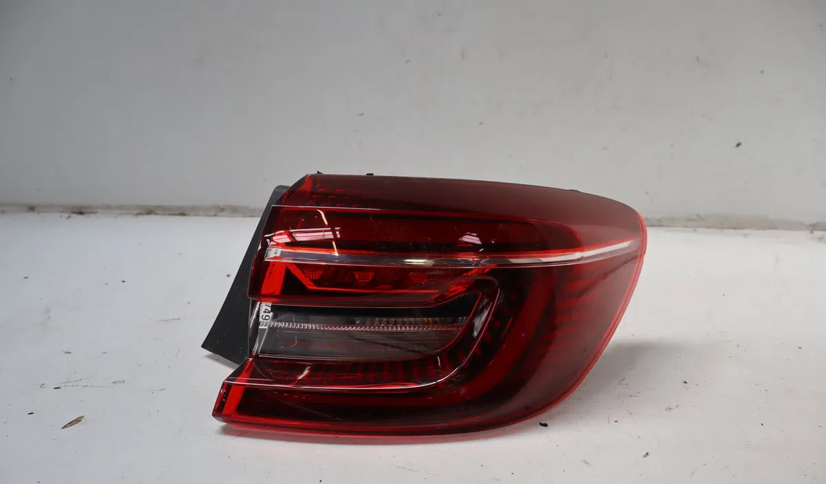 Feu arrière droit Renault CLIO V (B7_) 1.0 sce 65 (b7mg) (2021) occasion