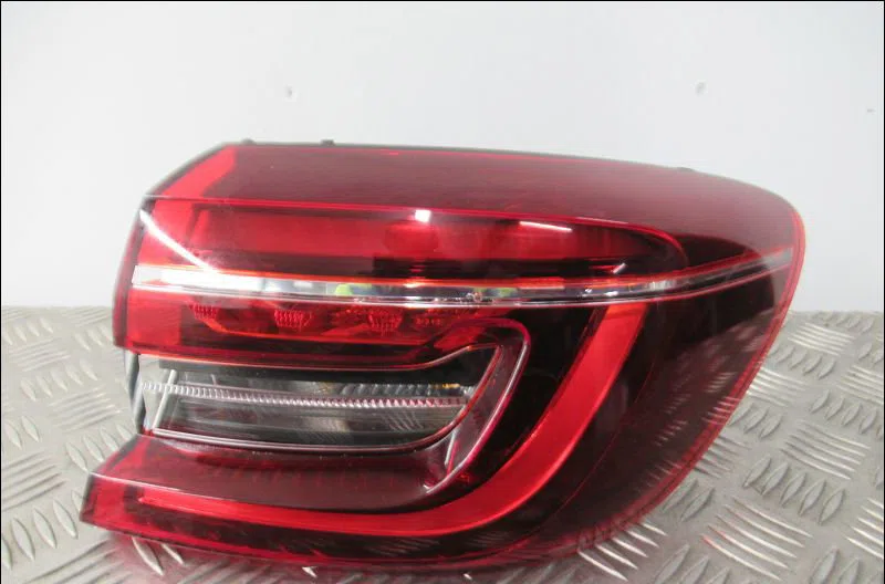 Feu arrière droit Renault CLIO V (B7_) 1.0 sce 65 (b7mg) (2021) occasion