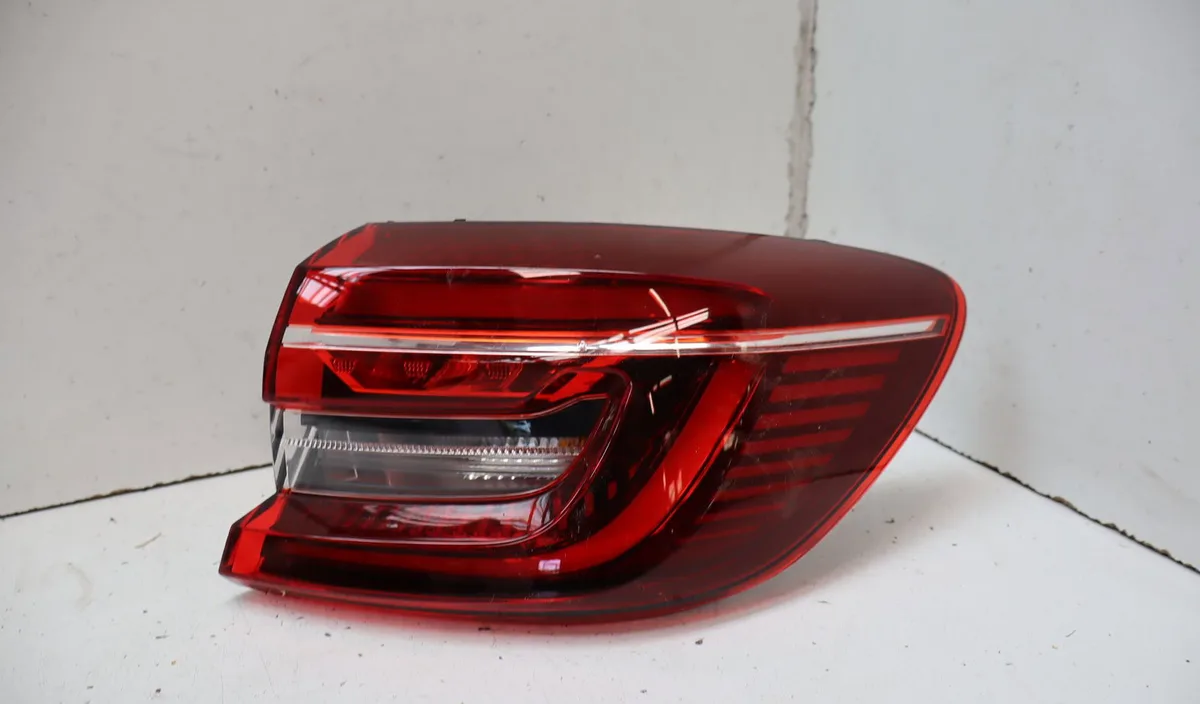 Feu arrière droit Renault CLIO V (B7_) 1.6 e-tech 140 (b7mu) (2020) occasion