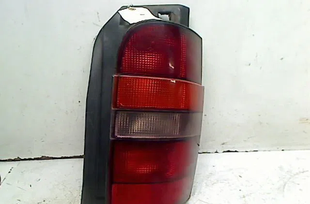 Feu arrière droit Renault ESPACE II (J-S63_) 2.1 td (j633, j634, j-s635, j-s63d) (1991-1996) 5 portes occasion