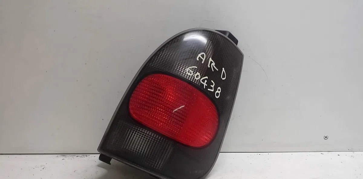 Feu arrière droit Renault ESPACE III (JE0_) 2.2 dci (je0k) (2000-2002) 5 portes occasion