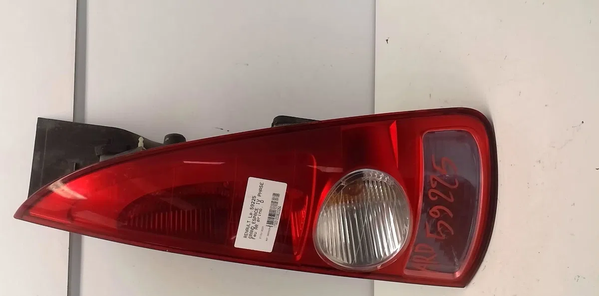 Feu arrière droit Renault ESPACE IV (JK0-1_) 1.9 dci (jk0u) (2003-2005) 5 portes occasion