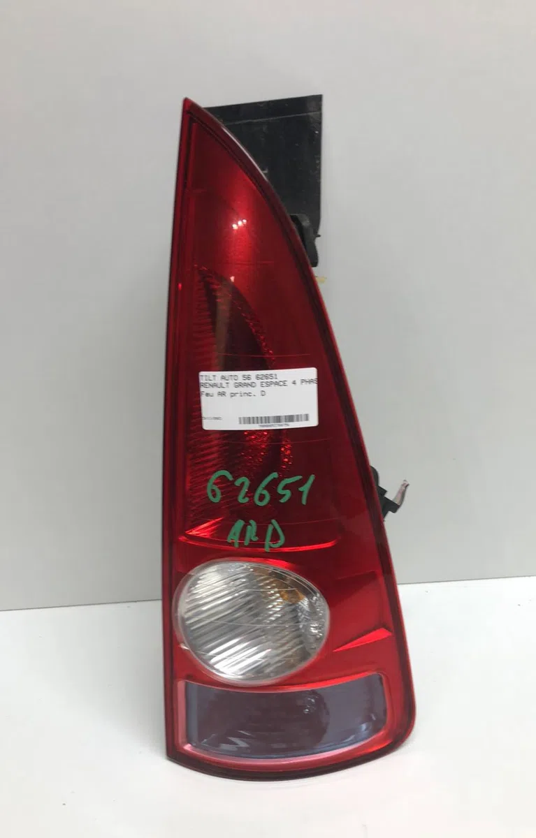 Feu arrière droit Renault ESPACE IV (JK0-1_) 3.5 v6 (jk00, jk0f, jk0p, jk0s, jk0w) (2002) occasion