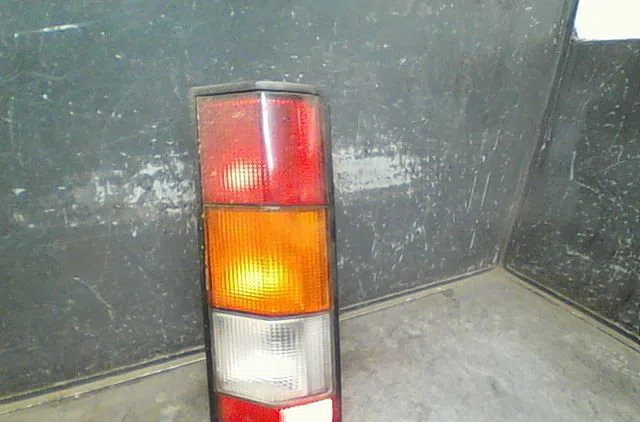 Feu arrière droit Renault EXPRESS Camionnette-Monospace (F40_, G40_) 1.6 d (f404) (1986-1998) occasion