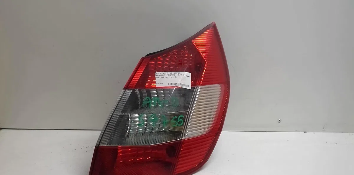 Feu arrière droit Renault GRAND SCÉNIC II (JM0-1_) 1.9 dci (jm0g, jm12, jm1g, jm2c) (2004-2006) occasion