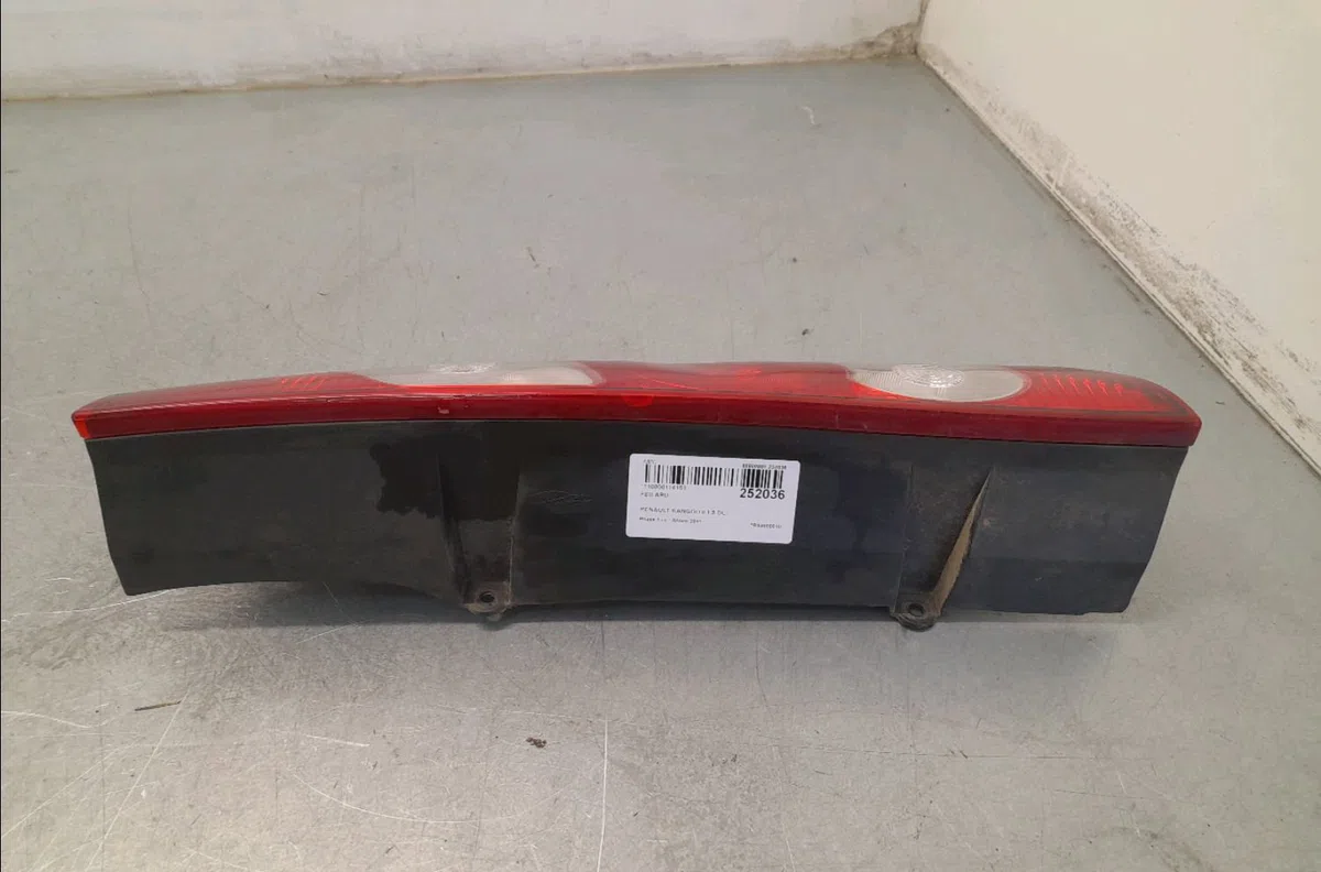 Feu arrière droit Renault KANGOO BE BOP (KW0-1_) 1.5 dci (kw0g) (2009-2012) occasion