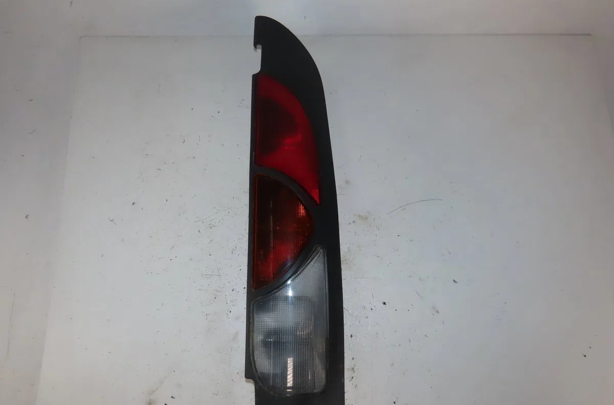 Feu arrière droit Renault KANGOO Express (FC0-1_) 1.5 dci (fc07, fc1r) (2001) 4 portes occasion