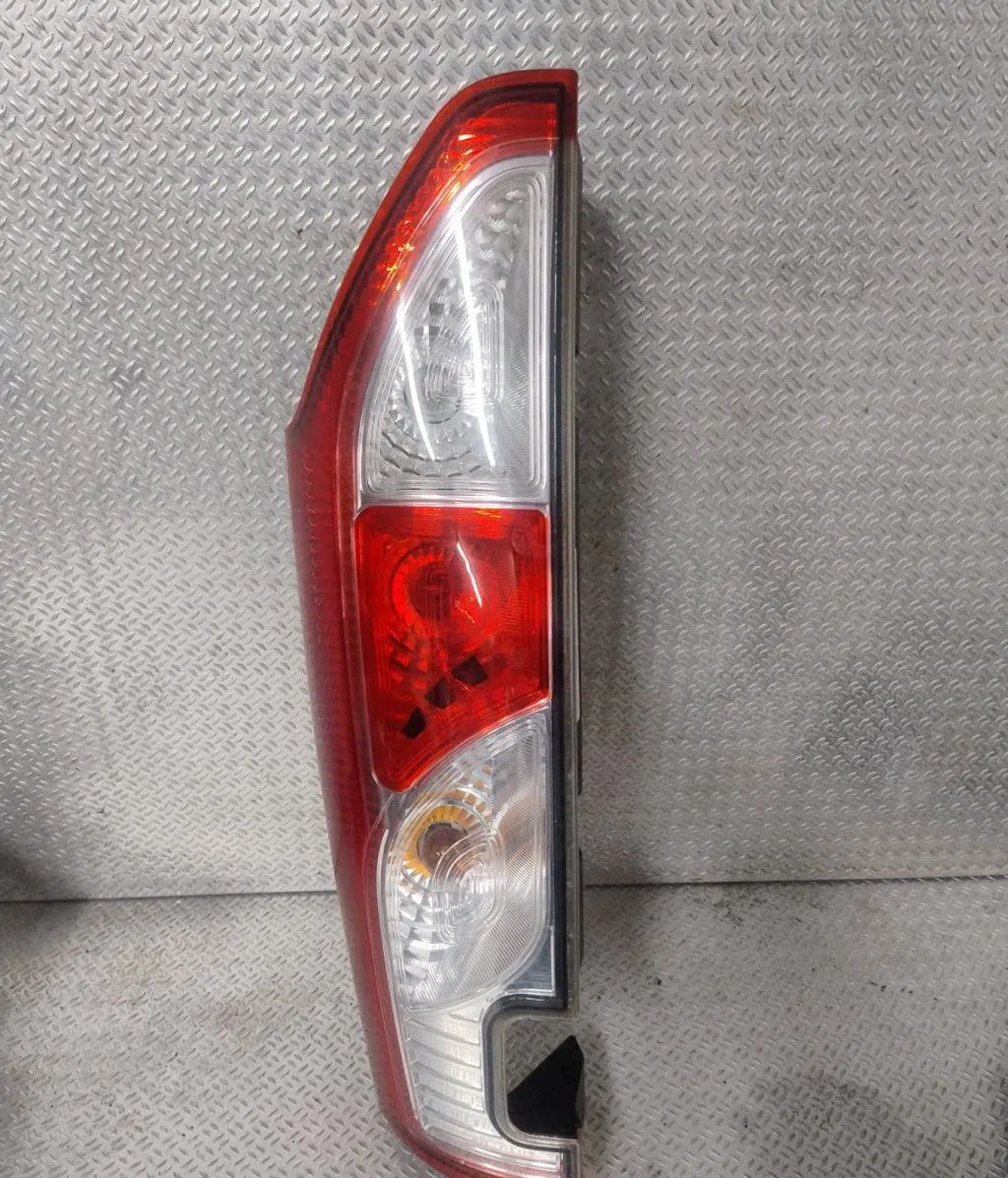 Feu arrière droit Renault KANGOO Express (FW0-1_) 1.5 dci 75 (fw07, fw10, fw04) (2010) 4 portes occasion