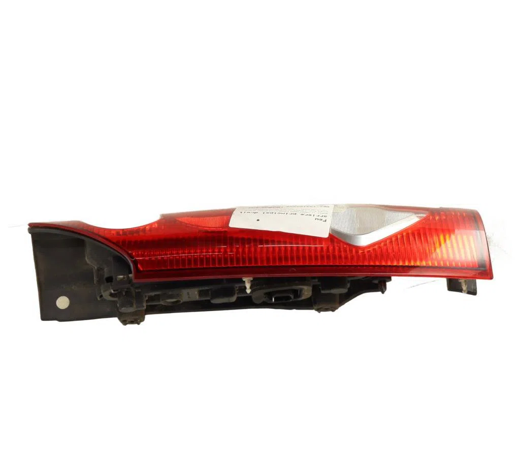 Feu arrière droit Renault KANGOO - GRAND KANGOO II (KW0-1_) 1.6 16v flex (kw01) (2008) occasion