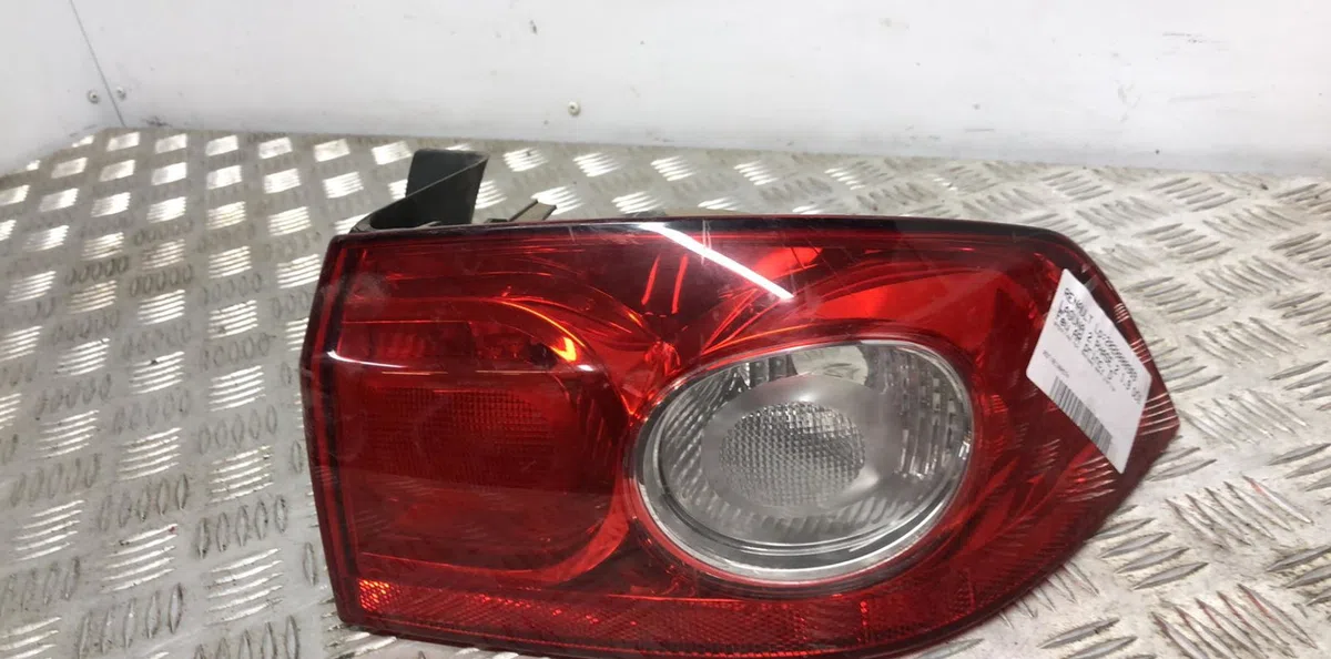 Feu arrière droit RENAULT LAGUNA 2 PHASE 2 occasion