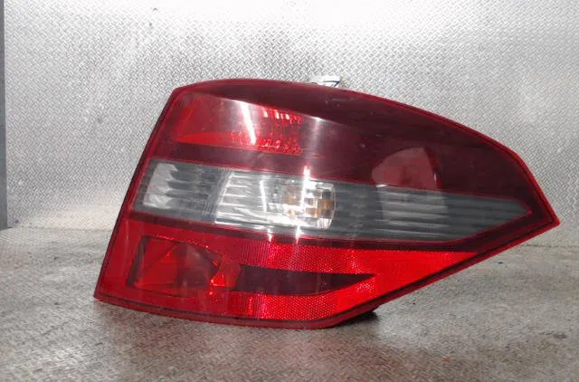 Feu arrière droit RENAULT LAGUNA 3  LAGUNA 3 PHASE 1 BREAK occasion