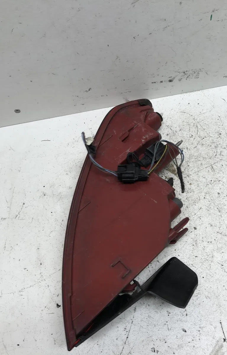 Feu arrière droit Renault LAGUNA Coupé (DT0-1) 2.0 dci (dt01, dt08, dt09, dt0k, dt12, dt1c, dt1d, dt1m,... (2008-2015) 2