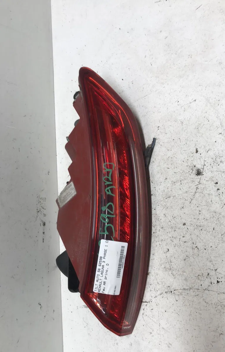 Feu arrière droit Renault LAGUNA Coupé (DT0-1) 2.0 dci (dt01, dt08, dt09, dt0k, dt12, dt1c, dt1d, dt1m,... (2008-2015) 2