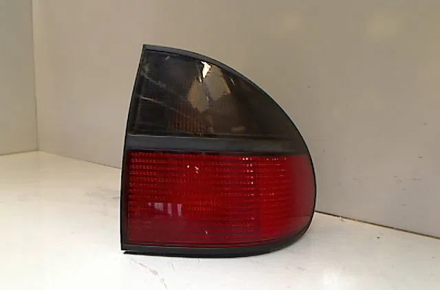 Feu arrière droit RENAULT LAGUNA I  2.2 D occasion