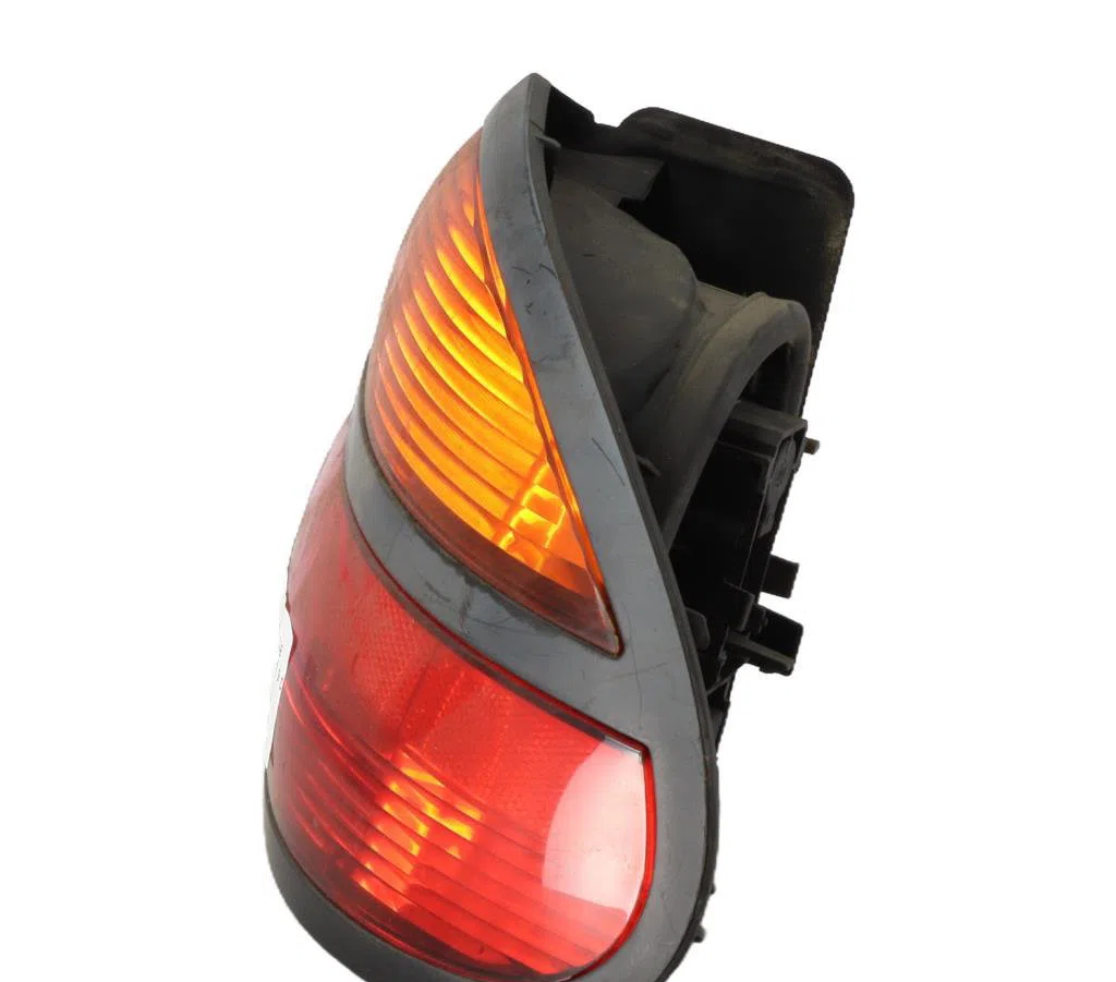 Feu arrière droit Renault LAGUNA I (B56_, 556_) 1.9 dci (b56w) (1999-2001) occasion