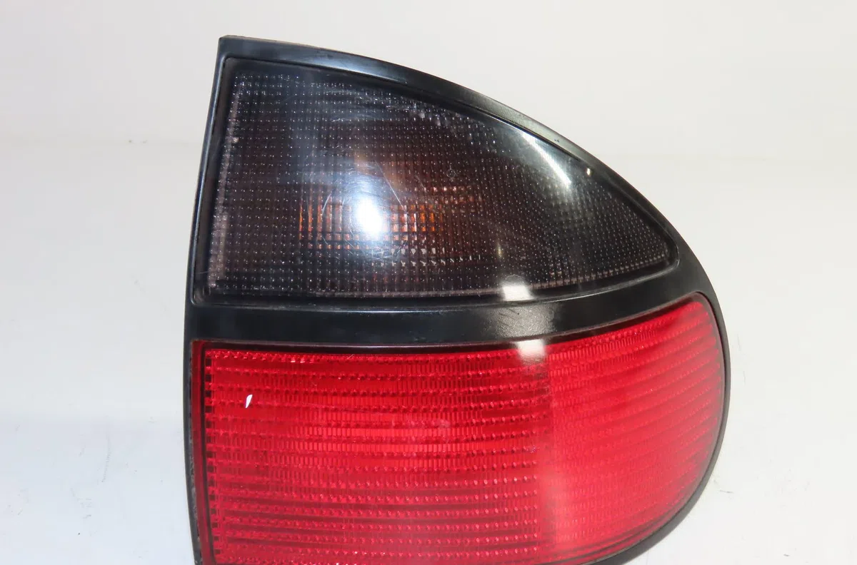 Feu arrière droit Renault LAGUNA I (B56_, 556_) 1.9 dti (b56j) (1997-2001) occasion