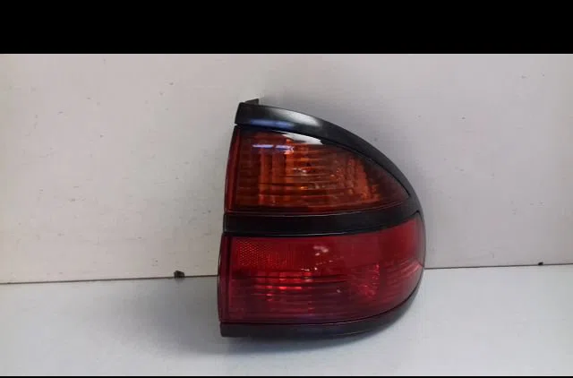 Feu arrière droit Renault LAGUNA I (B56_, 556_) 2.2 dt (b569) (1996-2001) 5 portes occasion