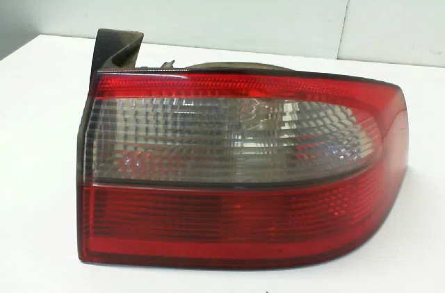 Feu arrière droit RENAULT LAGUNA II  1.9 DCI 110ch occasion