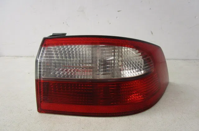 Feu arrière droit RENAULT LAGUNA II  1.9 DCI 120ch occasion