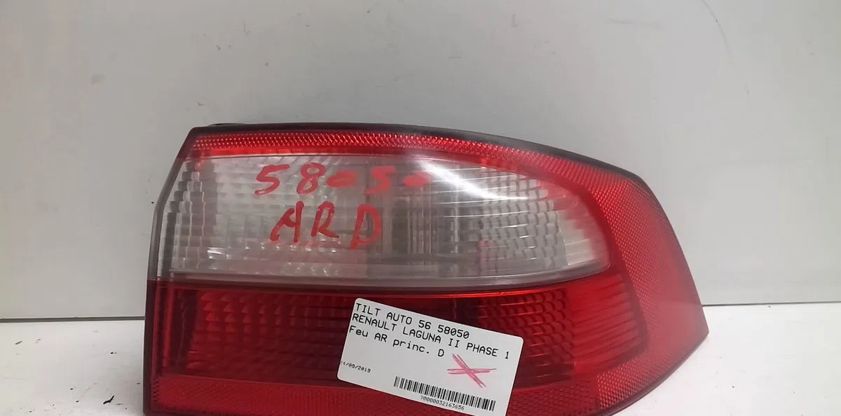 Feu arrière droit Renault LAGUNA II (BG0-1_) 1.8 16v (bg04, bg0b, bg0c, bg0v) (2001-2005) occasion