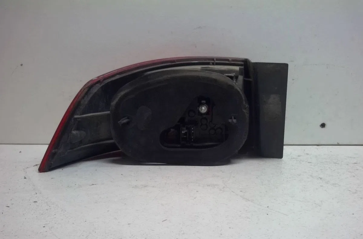 Feu arrière droit Renault LAGUNA II (BG0-1_) 1.9 dci (bg1a, bg1w, bg0g) (2005-2007) occasion
