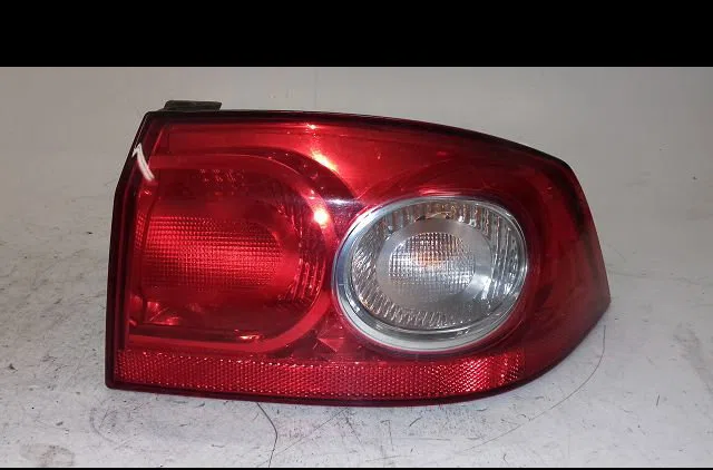 Feu arrière droit Renault LAGUNA II (BG0-1_) 2.0 dci (bg1t) (2005-2006) occasion