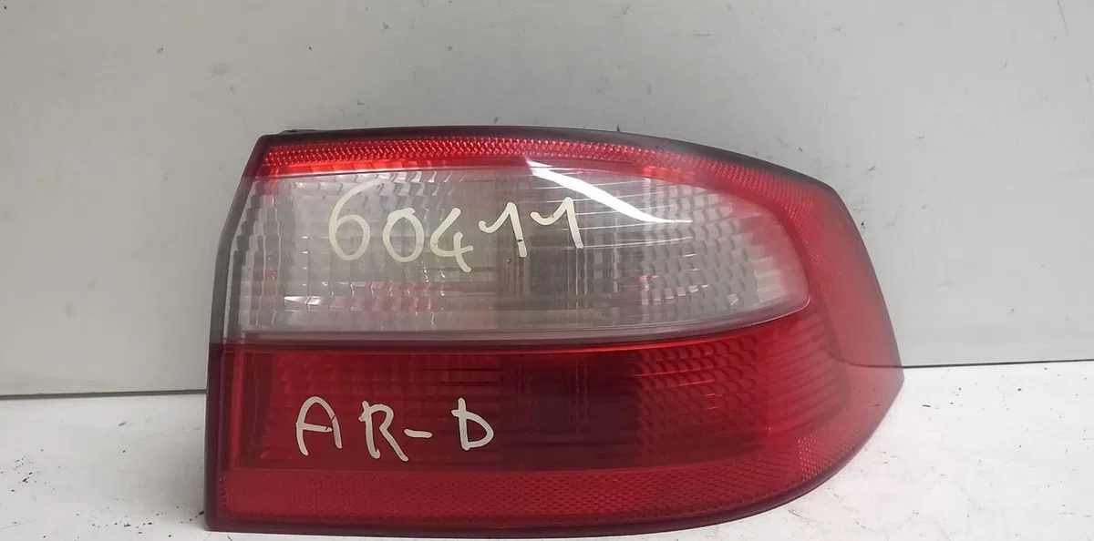 Feu arrière droit Renault LAGUNA II (BG0-1_) 2.2 dci (bg0f) (2001-2006) occasion