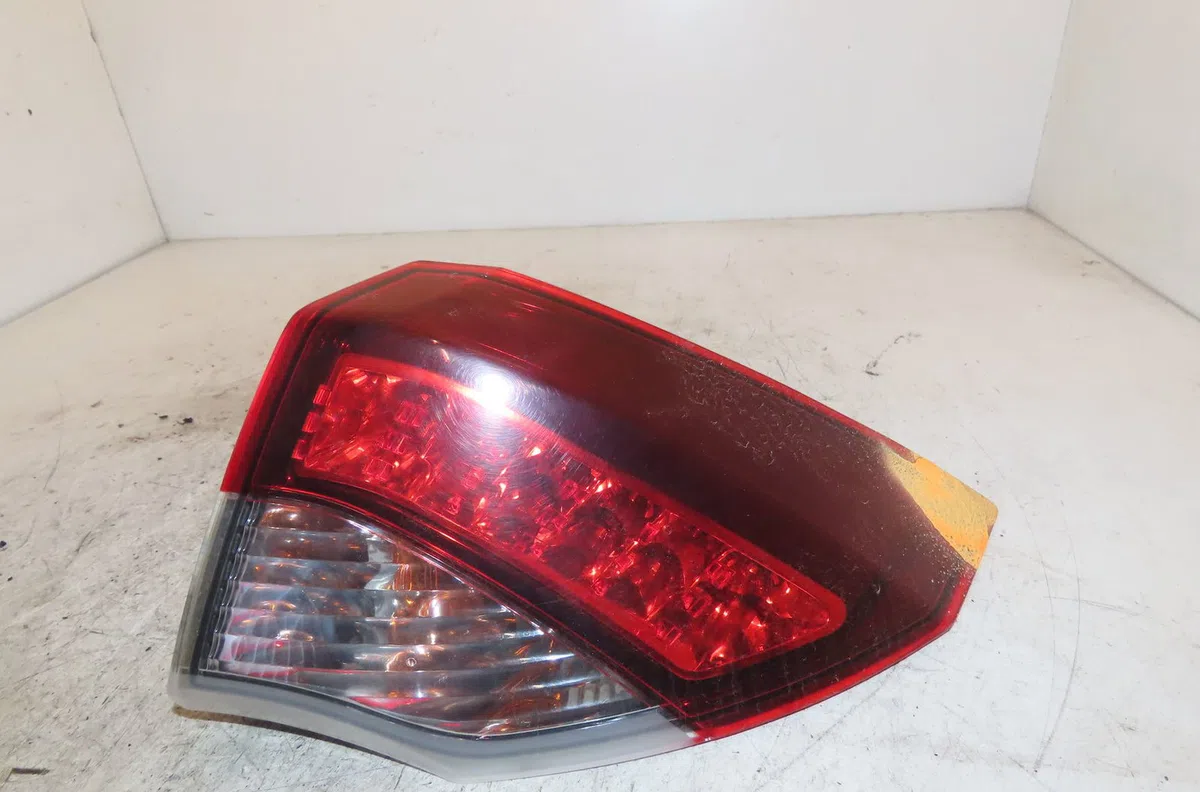 Feu arrière droit Renault LAGUNA III (BT0-1) 1.5 dci (bt00, bt0a, bt0t, bt1j) (2007-2015) 5 portes occasion