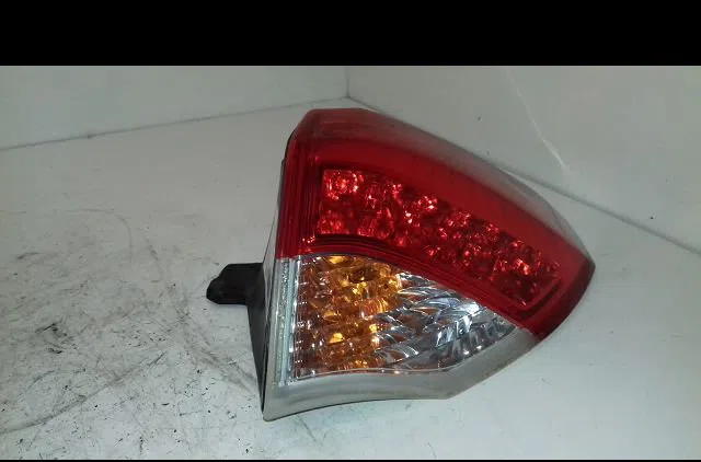 Feu arrière droit Renault LAGUNA III (BT0-1) 2.0 16v (bt05, bt0f, bt0w) (2007-2012) occasion