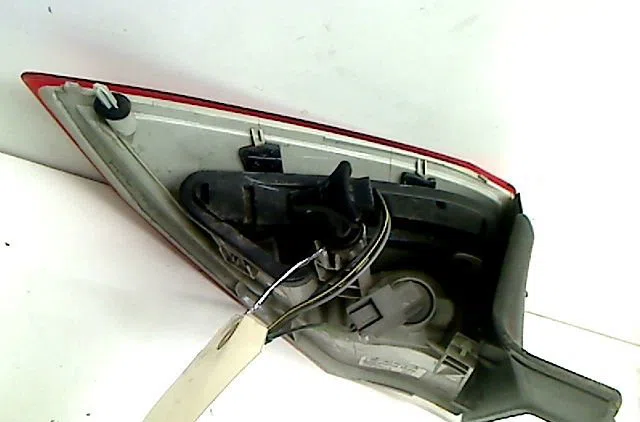 Feu arrière droit Renault LAGUNA III (BT0-1) 2.0 dci (bt01, bt08, bt09, bt0e, bt0k, bt12, bt1c, bt1d,... (2007-2015) 5 p