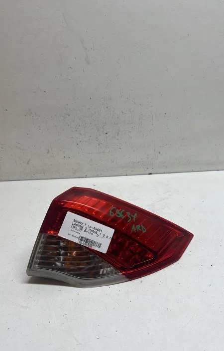 Feu arrière droit Renault LAGUNA III (BT0-1) 2.0 dci (bt07, bt0j, bt14, bt1a, bt1s) (2007-2015) 5 portes occasion