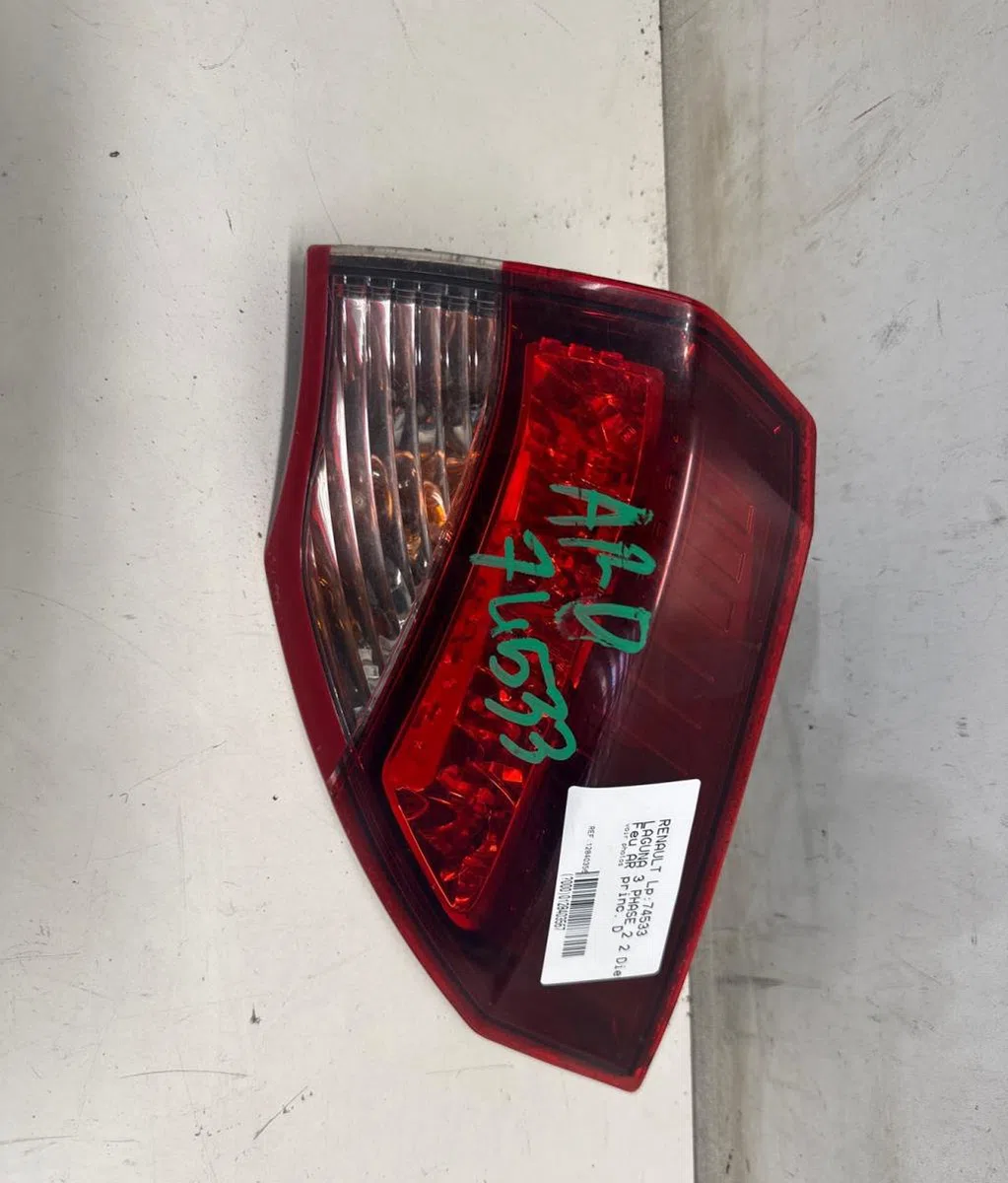Feu arrière droit Renault LAGUNA III (BT0-1) 2.0 dci (bt07, bt0j, bt14, bt1a, bt1s) (2007-2015) 5 portes occasion