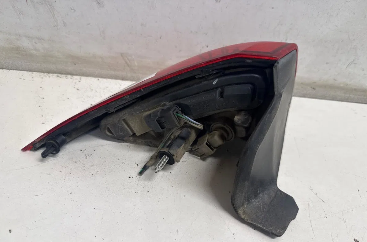 Feu arrière droit Renault LAGUNA III (BT0-1) 2.0 dci (bt07, bt0j, bt14, bt1a, bt1s) (2007-2015) 5 portes occasion