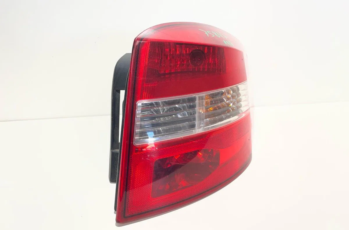 Feu arrière droit Renault LAGUNA III Grandtour (KT0-1) 1.5 dci (kt0a, kt0r, kt02) (2007-2015) occasion