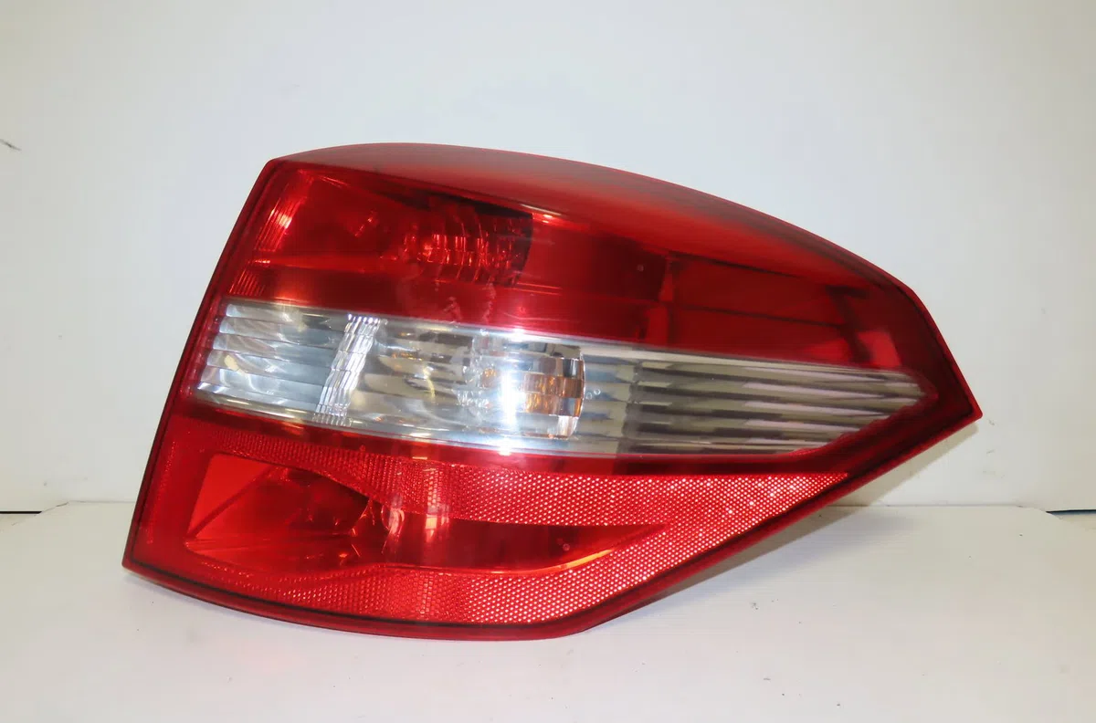 Feu arrière droit Renault LAGUNA III Grandtour (KT0-1) 1.5 dci (kt0a, kt0r, kt02) (2007-2015) occasion