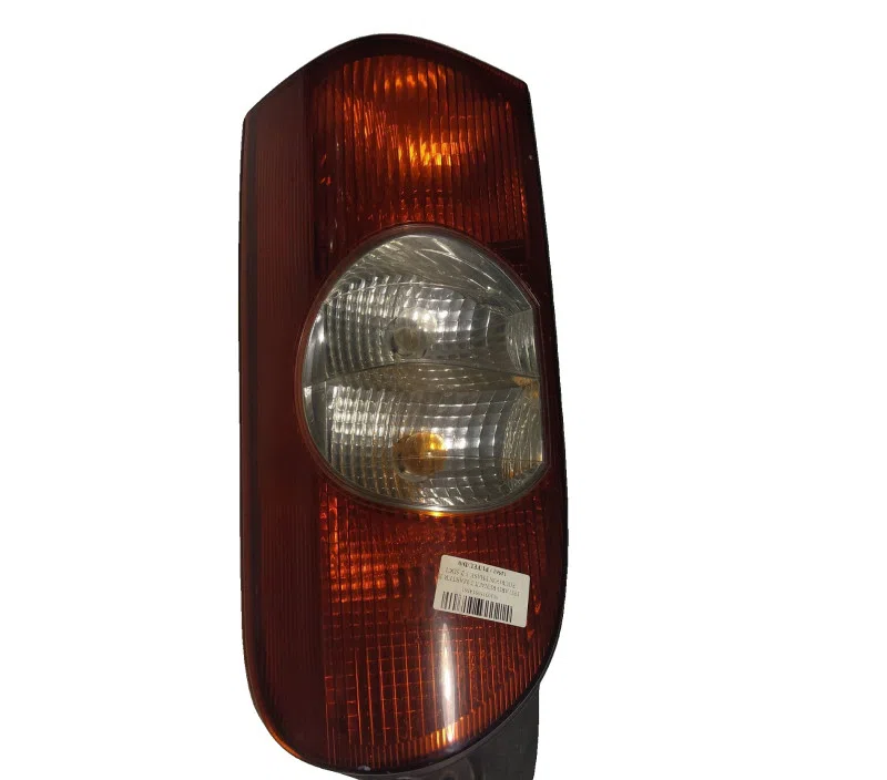 FEU ARRIERE DROIT RENAULT MASTER II 8200171478