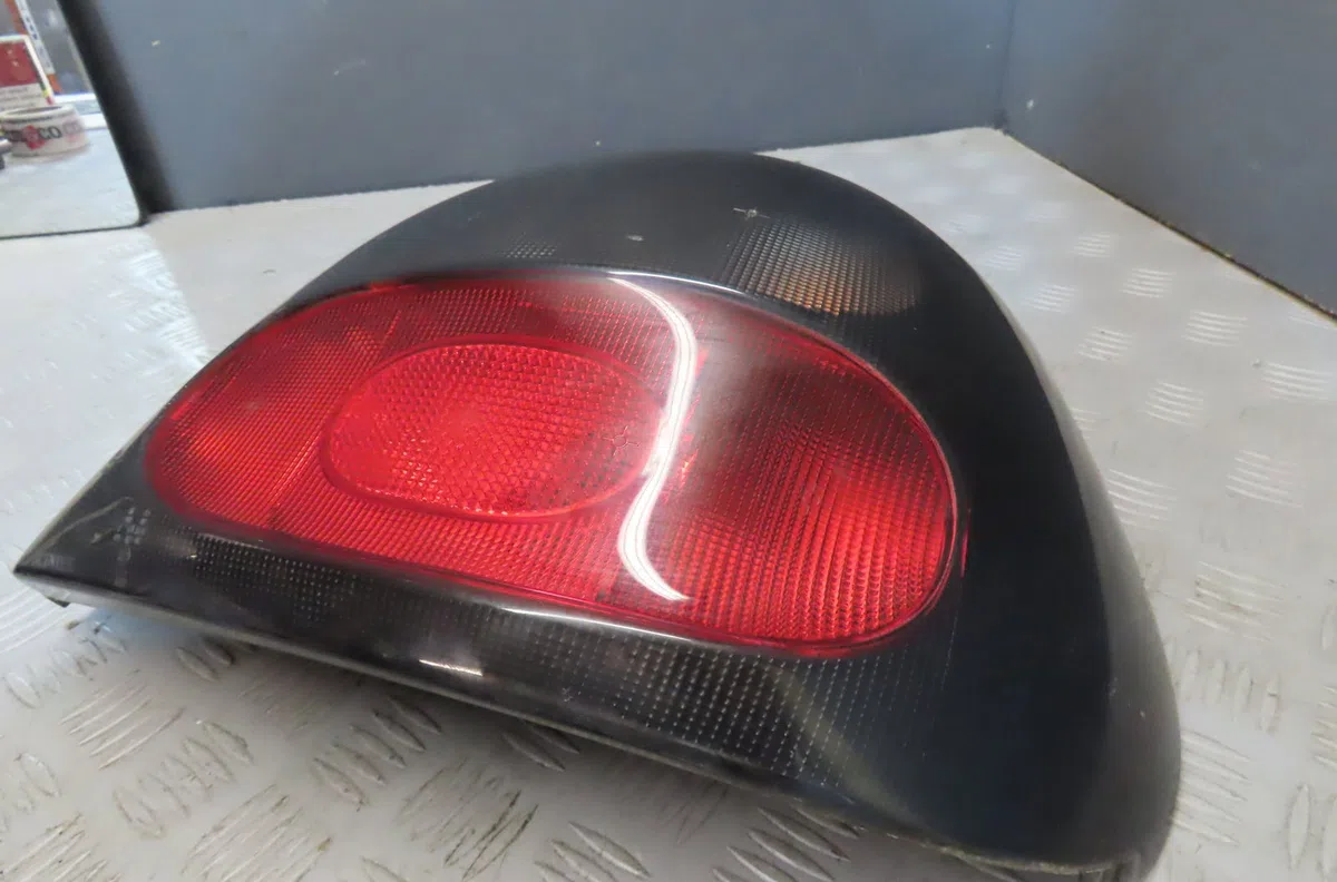 Feu arrière droit RENAULT MEGANE 1999 occasion