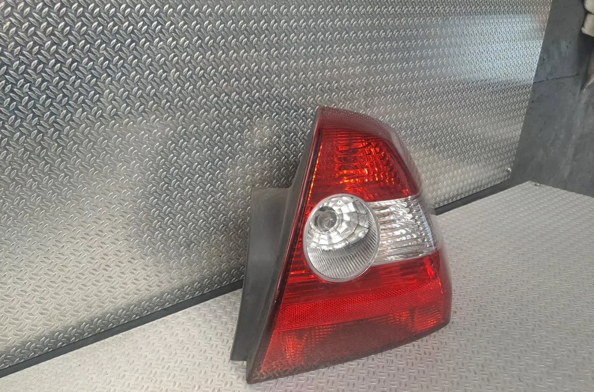 Feu arrière droit RENAULT MEGANE 2  MEGANE 2 PHASE 1 occasion