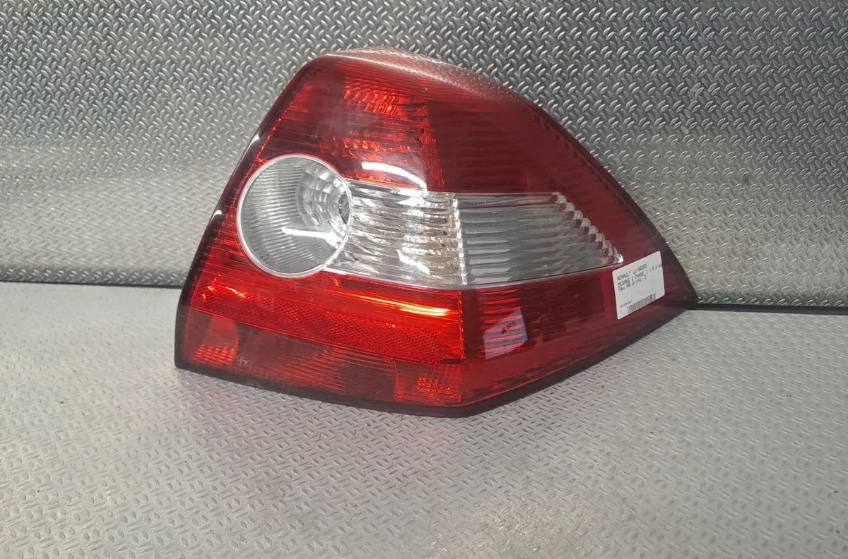 Feu arrière droit RENAULT MEGANE 2  MEGANE 2 PHASE 1 occasion