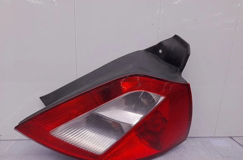 Feu arrière droit RENAULT MEGANE 2 PHASE 1 occasion
