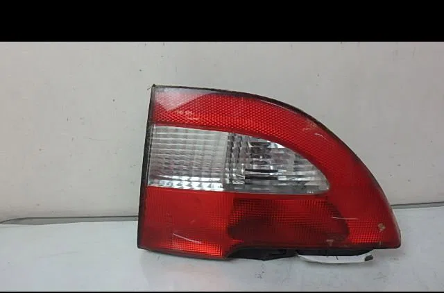 Feu arrière droit RENAULT MEGANE 2000 occasion