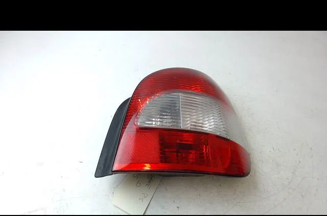 Feu arrière droit RENAULT MEGANE 2002 occasion