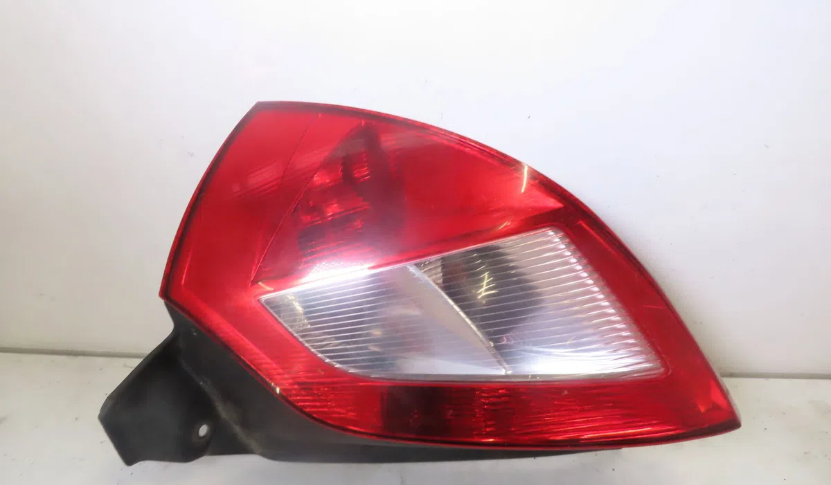 Feu arrière droit RENAULT MEGANE 2004 occasion