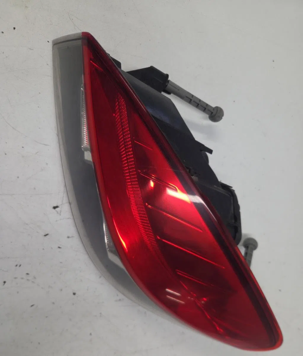 Feu arrière droit RENAULT MEGANE 3 PHASE 1 COUPE occasion