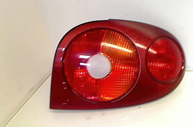 Feu arrière droit RENAULT MEGANE I  1.4 16v occasion