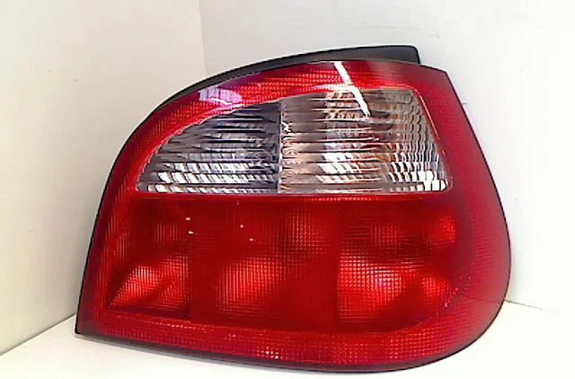 Feu arrière droit RENAULT MEGANE I  1.6 16v occasion