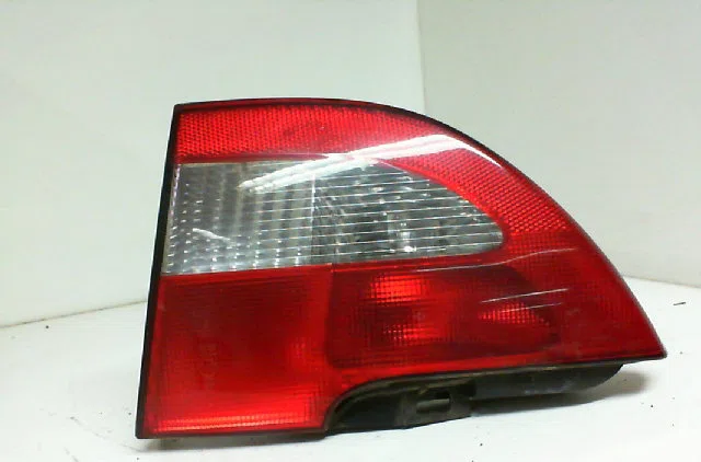 Feu arrière droit RENAULT MEGANE I  1.6 16v occasion