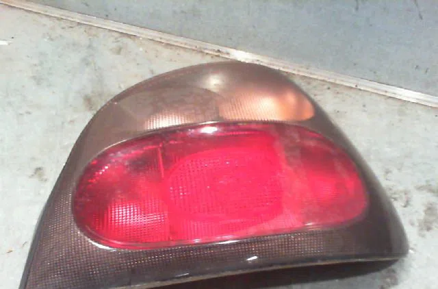 Feu arrière droit RENAULT MEGANE I 1996 occasion