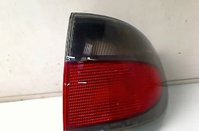 Feu arrière droit RENAULT MEGANE I 1997 occasion