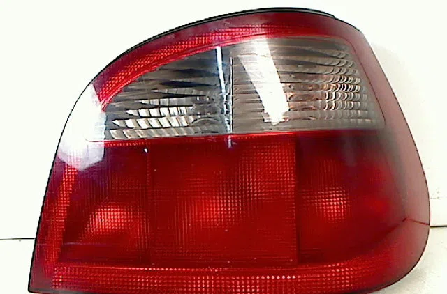 Feu arrière droit RENAULT MEGANE I 2000 occasion
